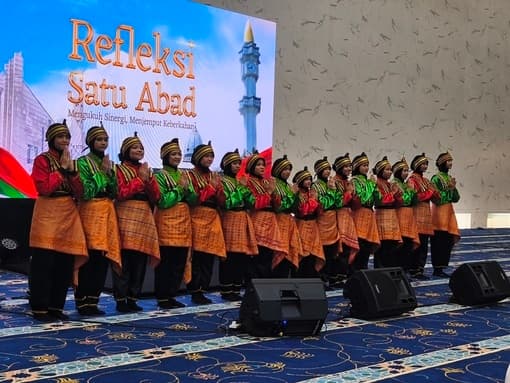 Tamu Berdatangan ke Masjid Rahmatan Lil Alamin UIII, Acara Dibuka dengan Tari Saman